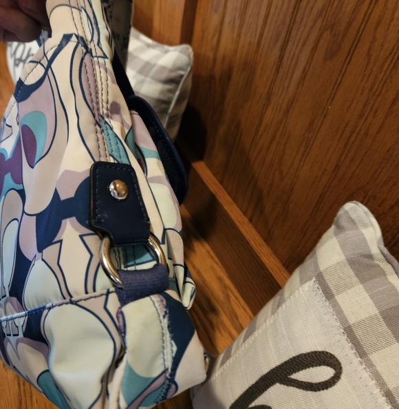 EUC Coach Kyra Nylon Daisy Scarf Women's Crossbody  Bag With Hangtags - Picture 3 of 12